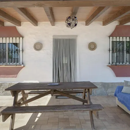 Sheyla Maria 科尼尔-德拉弗龙特拉